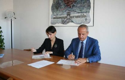 30.10.2015 RICERCA SCIENTIFICA E SCUOLA. Fondazione Neuromed e Ufficio Scolastico Regionale firmano protocollo d’intesa.